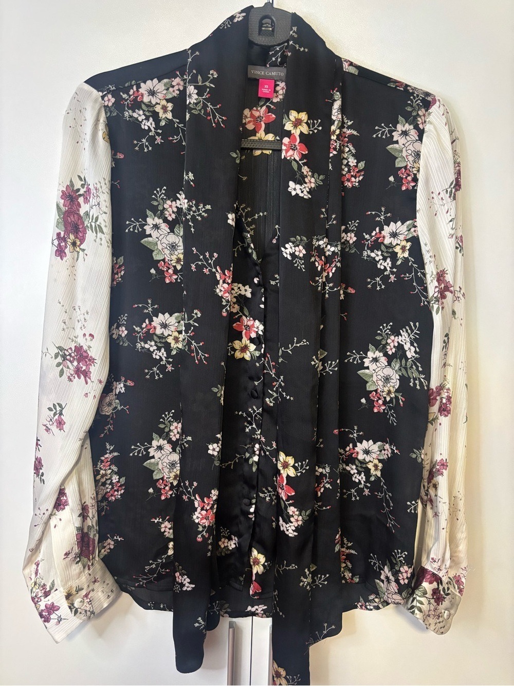 Vince Camuto Black & Cream Floral Satin Tie-Front Blouse